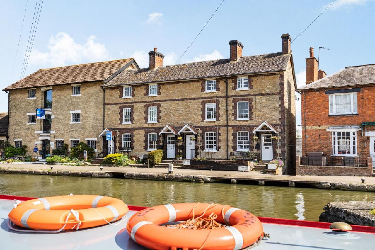 4 Canalside Cottages Towcester Eksteriør billede