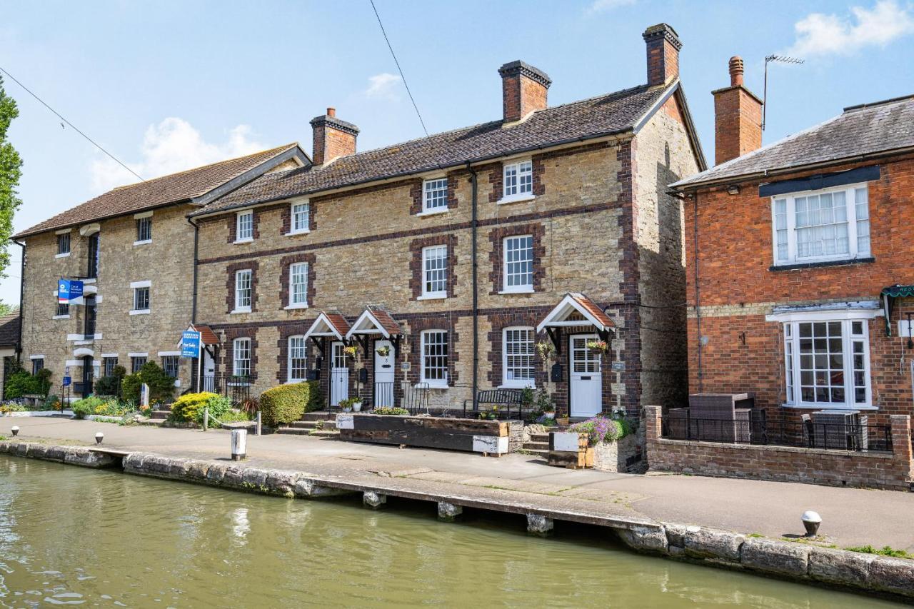 4 Canalside Cottages Towcester Eksteriør billede
