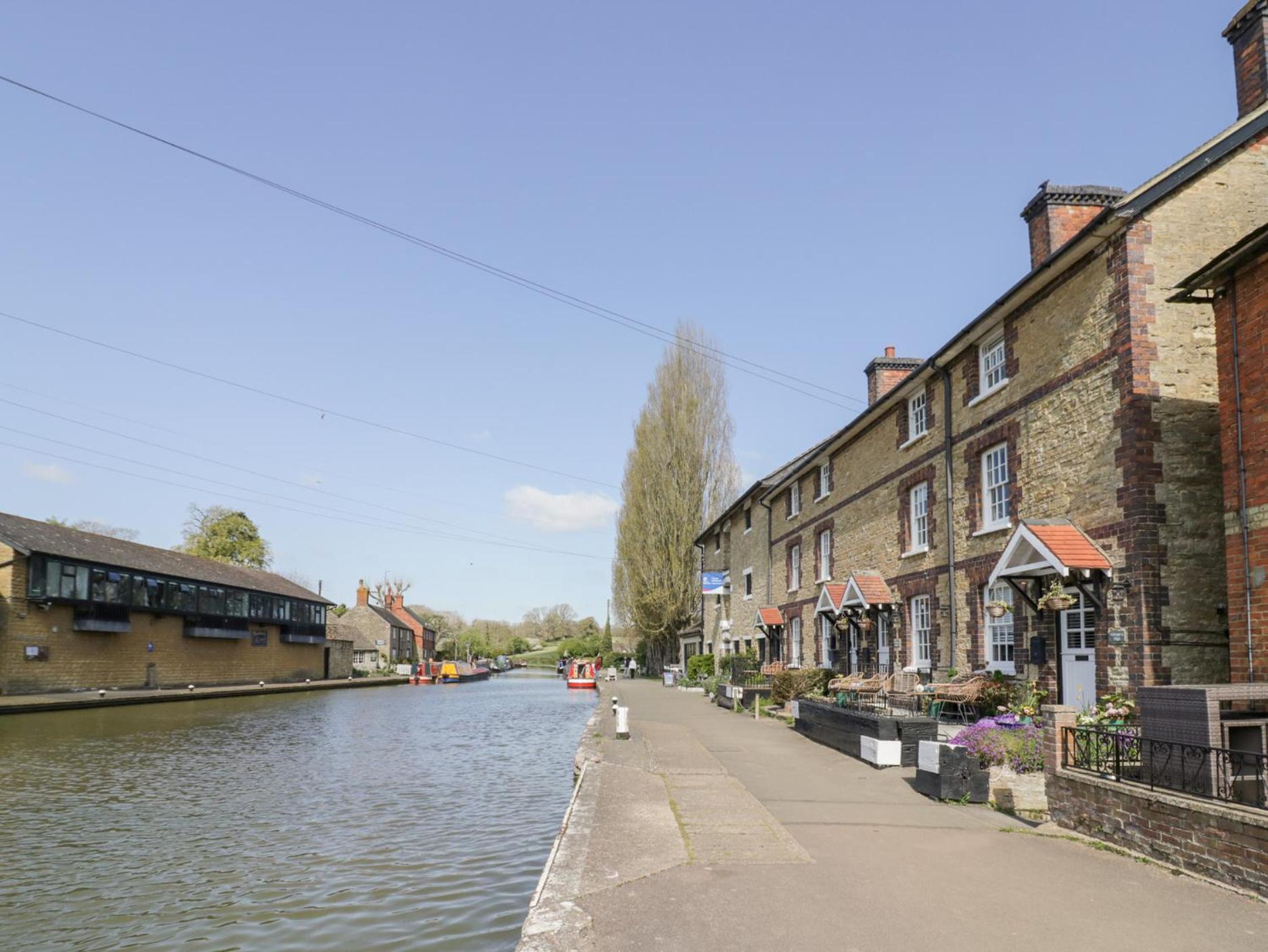4 Canalside Cottages Towcester Eksteriør billede